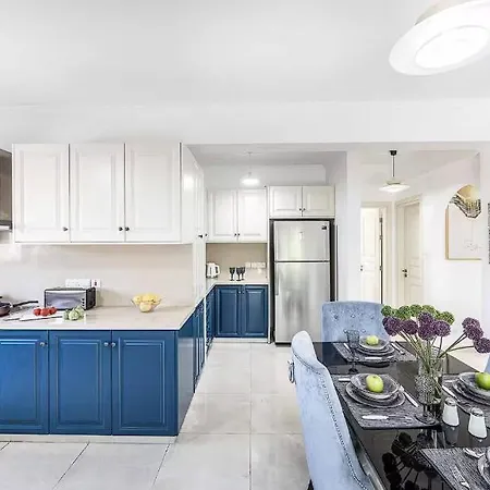 Located In The Heart Of Coral Bay ! Affittacamere