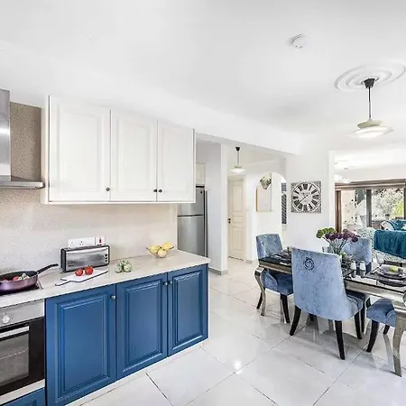 Located In The Heart Of Coral Bay ! Affittacamere Peyia