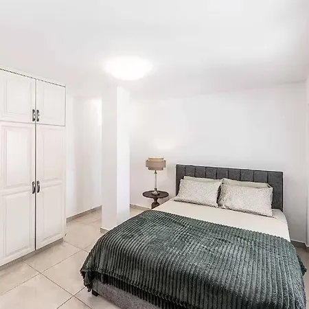 Located In The Heart Of Coral Bay ! Affittacamere Peyia