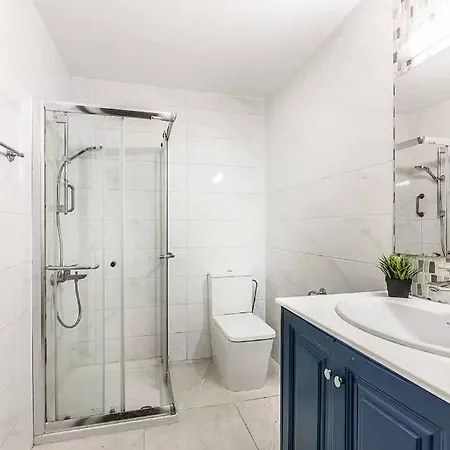 Located In The Heart Of Coral Bay ! Affittacamere