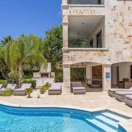 Located In The Heart Of Coral Bay ! بيت ضيافة *